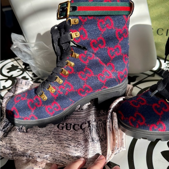 Gucci Women's Navy and Red Combat Boots - Picture 4 of 12